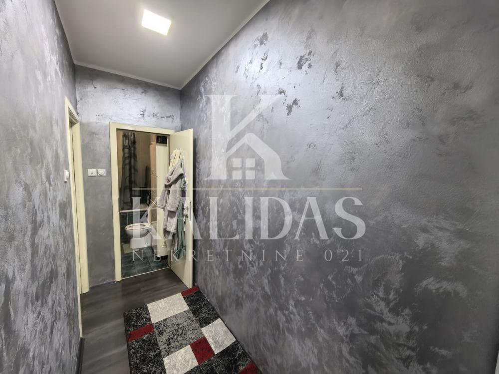 Slika 6 - Stan,NOVI SAD,SATELIT,kv: 77, € 185400, ID: 1009033