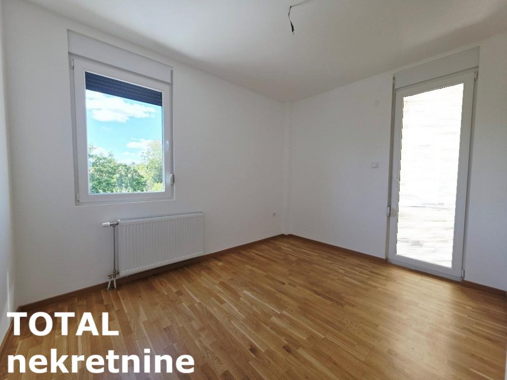 Slika 7 - Stan,PETROVARADIN,CENTAR,kv: 89.00, € 178000, ID: 1094271