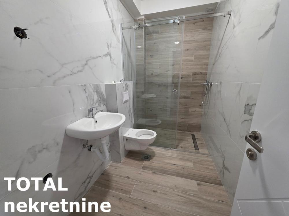 Slika 10 - Stan,PETROVARADIN,CENTAR,kv: 89.00, € 178000, ID: 1094271
