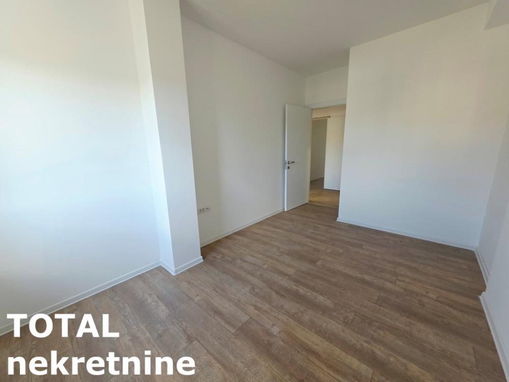 Slika 7 - Stan,PETROVARADIN,CENTAR,kv: 93.00, € 186000, ID: 1101717