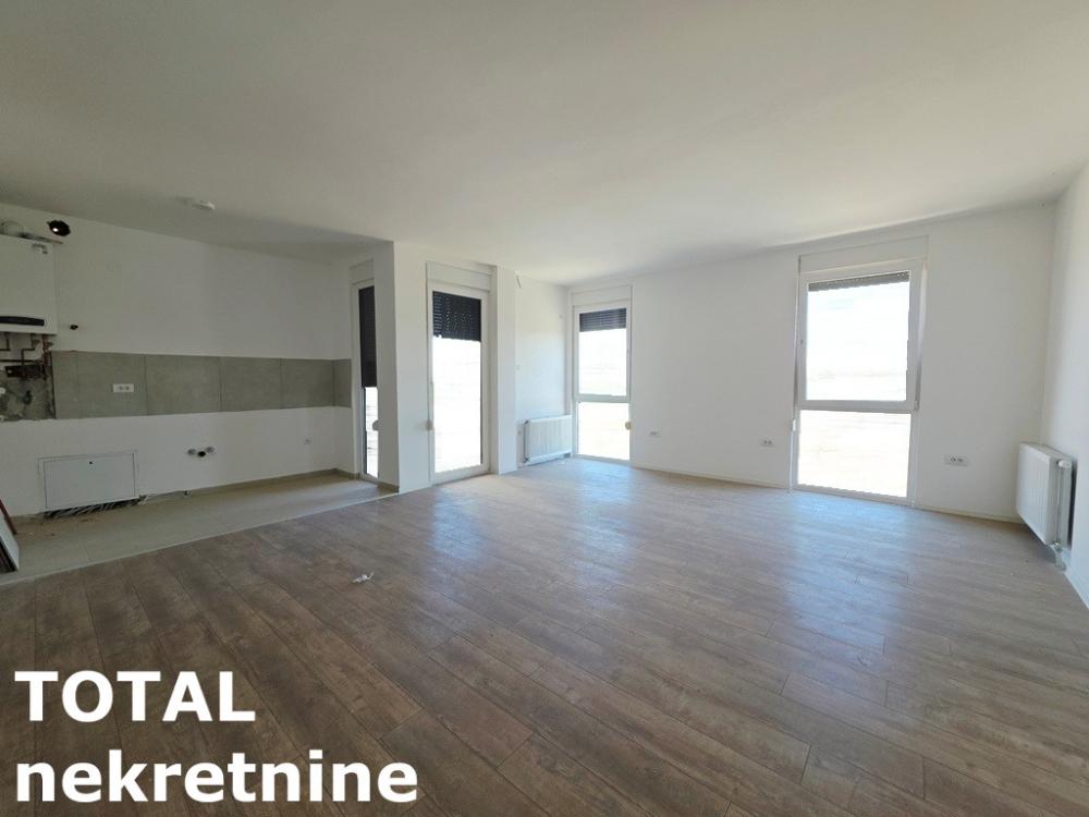 Slika 1 - Stan,PETROVARADIN,CENTAR,kv: 93.00, € 186000, ID: 1101717