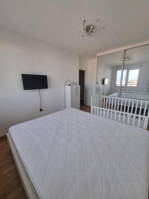 Slika 6 - Stan,NOVI SAD,NOVI BULEVAR,kv: 82.00, € 216300, ID: 1059285