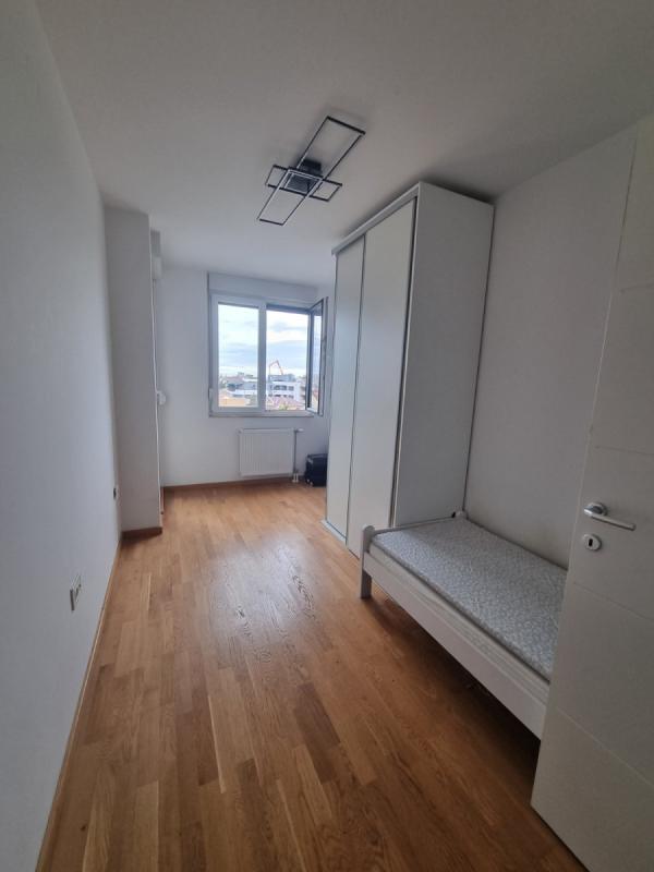 Slika 4 - Stan,NOVI SAD,NOVI BULEVAR,kv: 82.00, € 216300, ID: 1059285