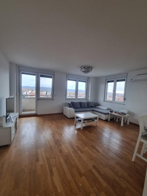 Slika 1 - Stan,NOVI SAD,NOVI BULEVAR,kv: 82.00, € 216300, ID: 1059285