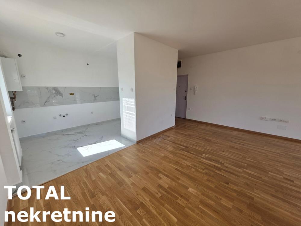 Slika 3 - Stan,PETROVARADIN,CENTAR,kv: 89.00, € 178000, ID: 1094270