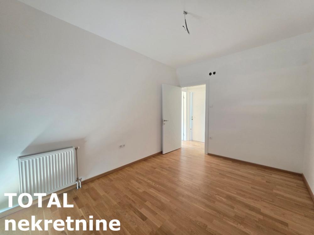 Slika 10 - Stan,PETROVARADIN,CENTAR,kv: 89.00, € 178000, ID: 1094270