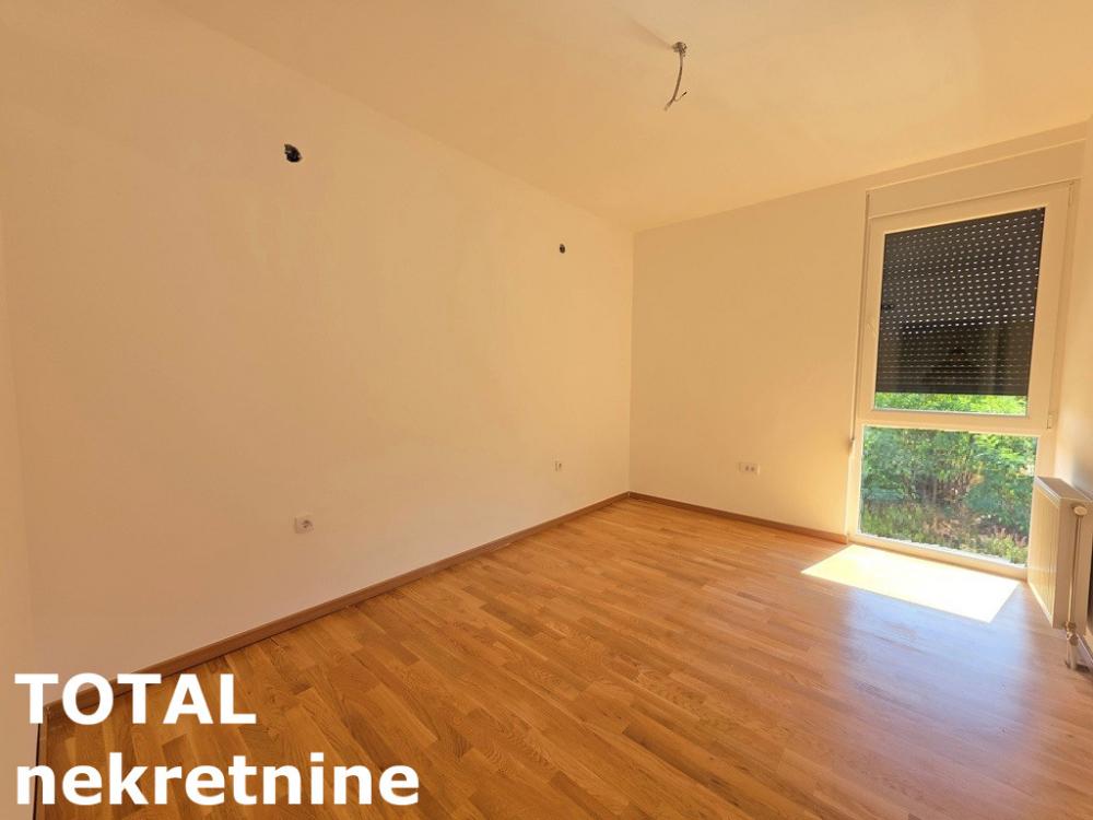 Slika 9 - Stan,PETROVARADIN,CENTAR,kv: 89.00, € 178000, ID: 1094270
