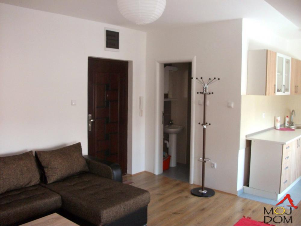 Slika 2 - Stan,NOVI SAD,BULEVAR,kv: 25, € 82400, ID: 1032881