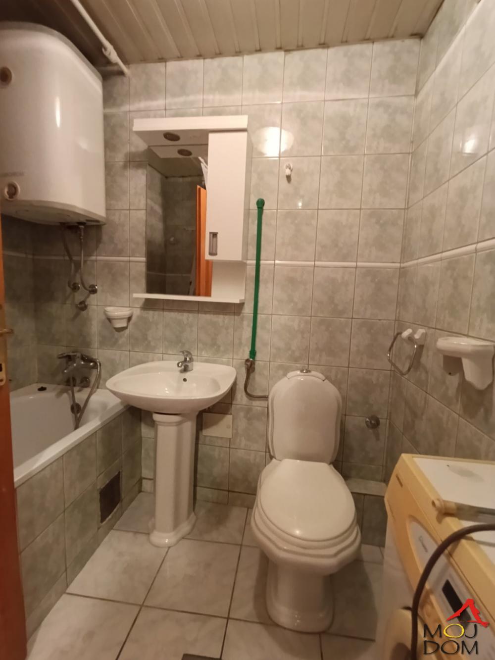 Slika 8 - Stan,NOVI SAD,BULEVAR,kv: 38, € 137000, ID: 1032889