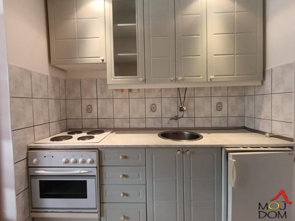 Slika 4 - Stan,NOVI SAD,BULEVAR,kv: 38, € 137000, ID: 1032889