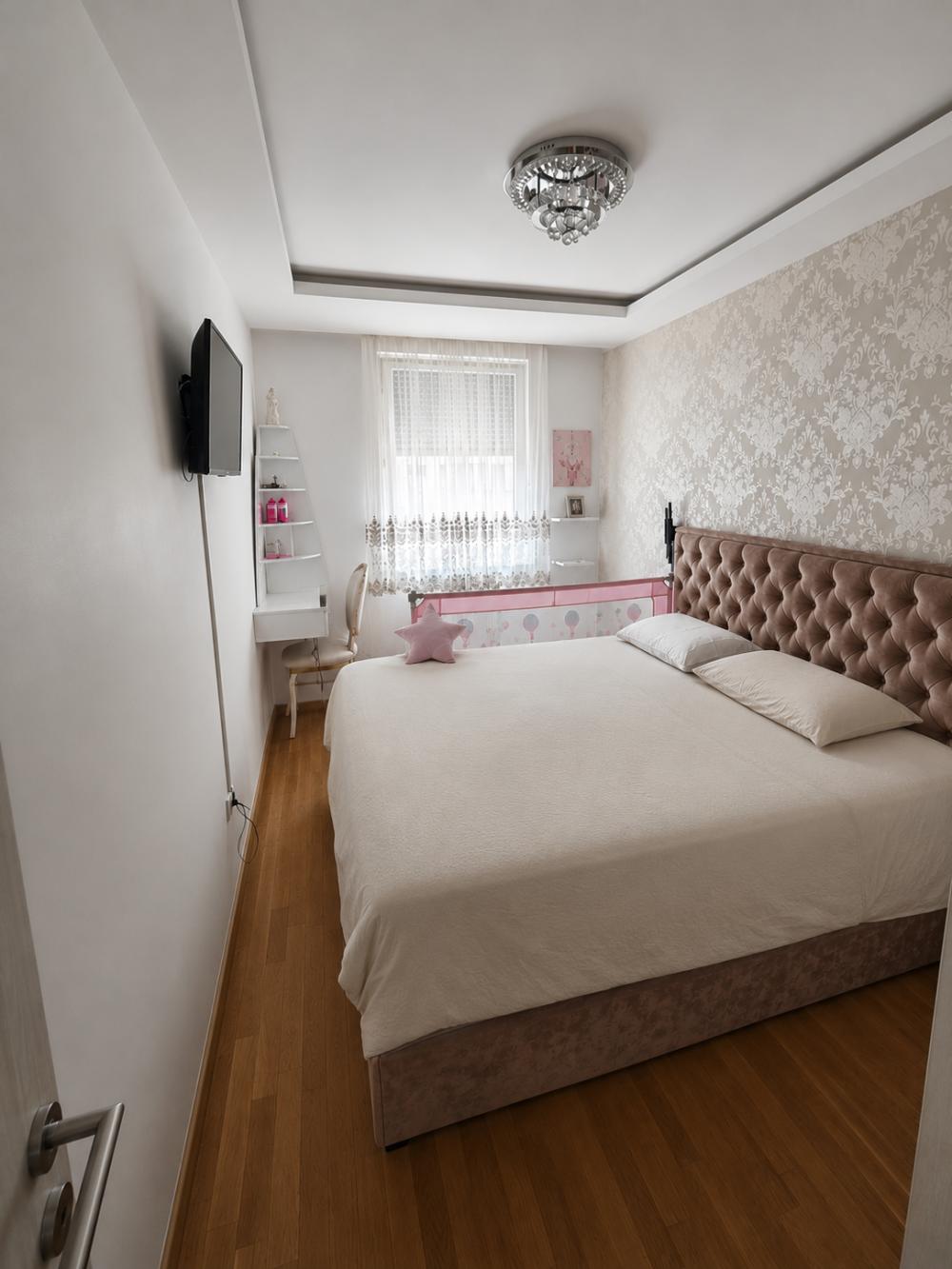 Slika 5 - Luksuzno renoviran trosoban stan – Liman 5 – 63 m²