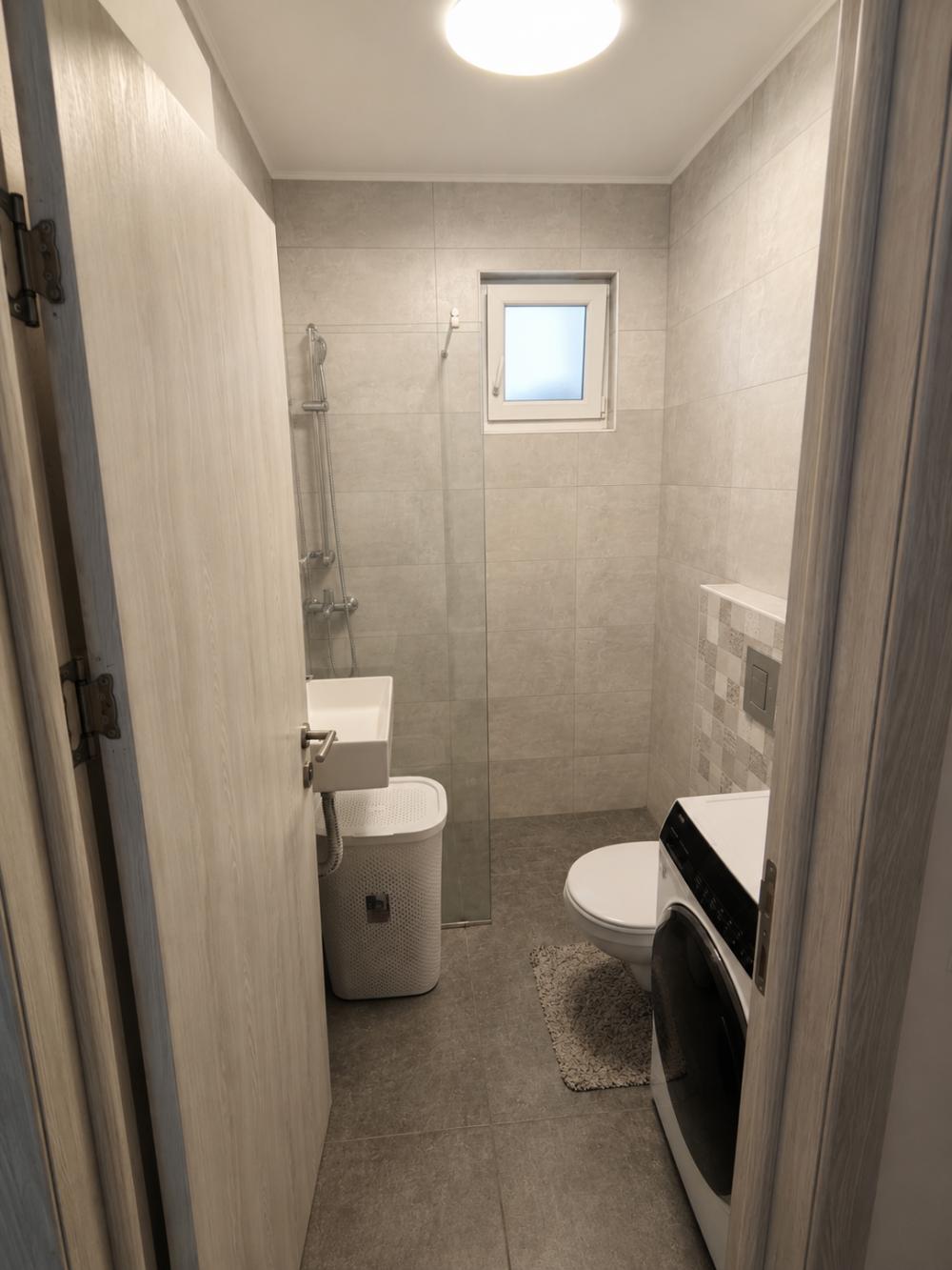 Slika 7 - Luksuzno renoviran trosoban stan – Liman 5 – 63 m²