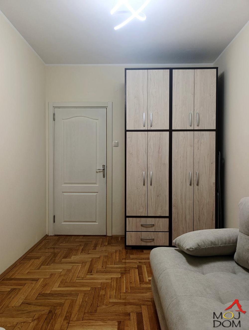 Slika 4 - Stan,NOVI SAD,BULEVAR EVROPE,kv: 47, € 149350, ID: 1032868