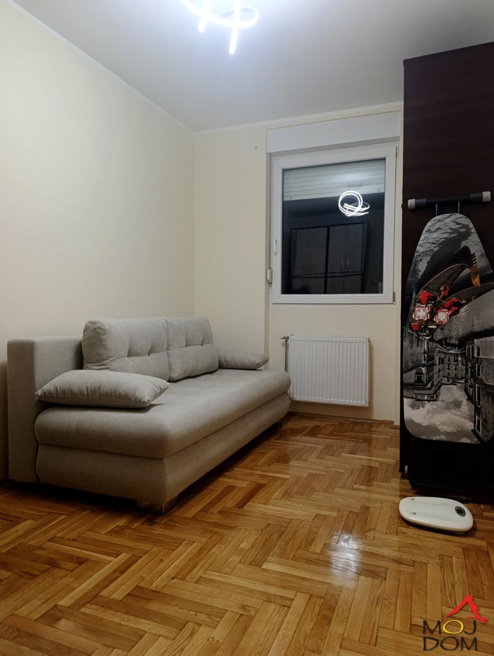 Slika 3 - Stan,NOVI SAD,BULEVAR EVROPE,kv: 47, € 149350, ID: 1032868
