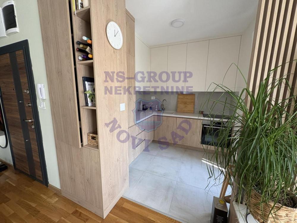 Slika 9 - Četvorosoban, 80m2, Alibegovac Novi Sad, sa terasom