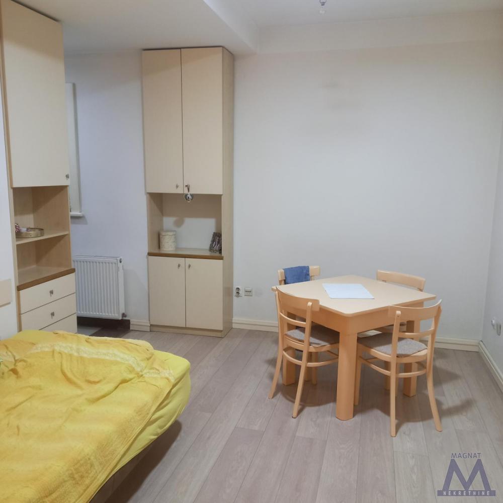Slika 1 - Stan,NOVI SAD,CENTAR,kv: 27, € 88000, ID: 1019450