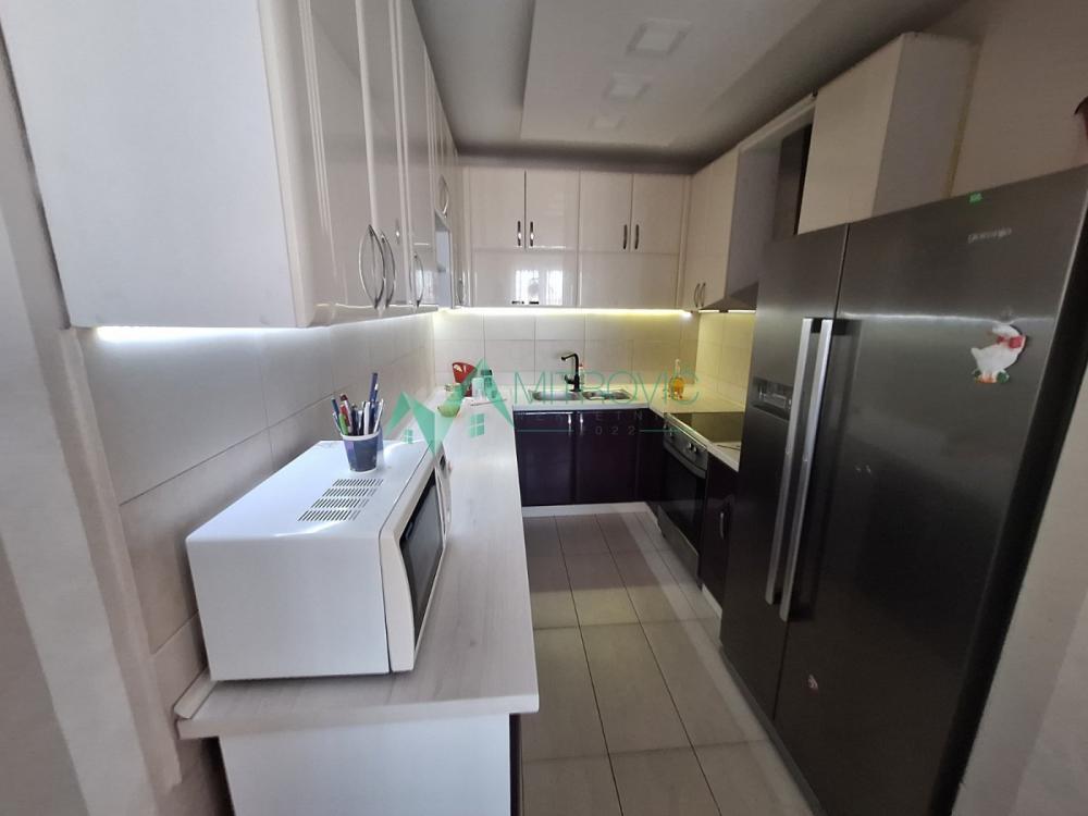 Slika 4 - PRELEP I KOMFORAN STAN NA LIMANU 3 – 60 m², 15. SPRAT, POGLED NA PETROVARADINSKU TVRĐAVU (šifra nekretnine- 1004754) 