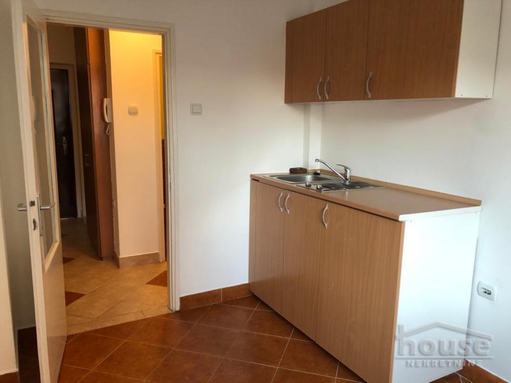 Slika 11 - Stan,NOVI SAD,CENTAR,kv: 45.00, € 150000, ID: 1066325