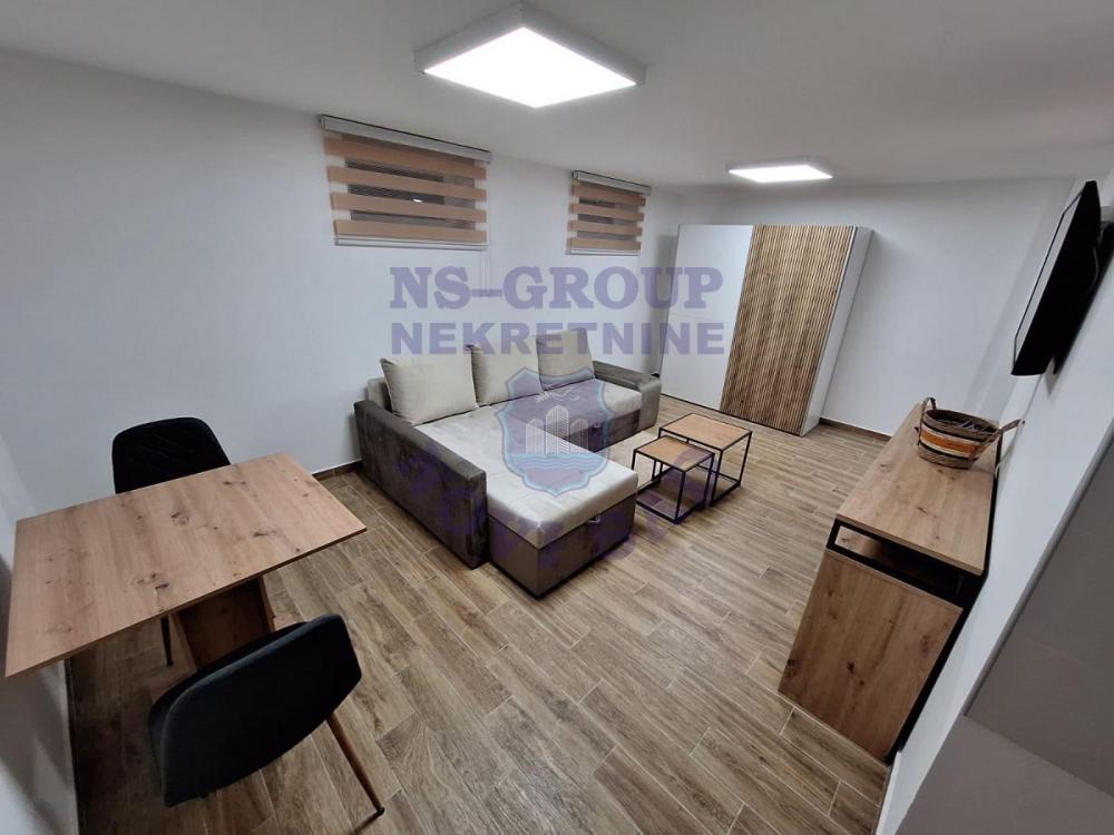 Slika 2 - Garsonjera 29m2 Petrovaradin