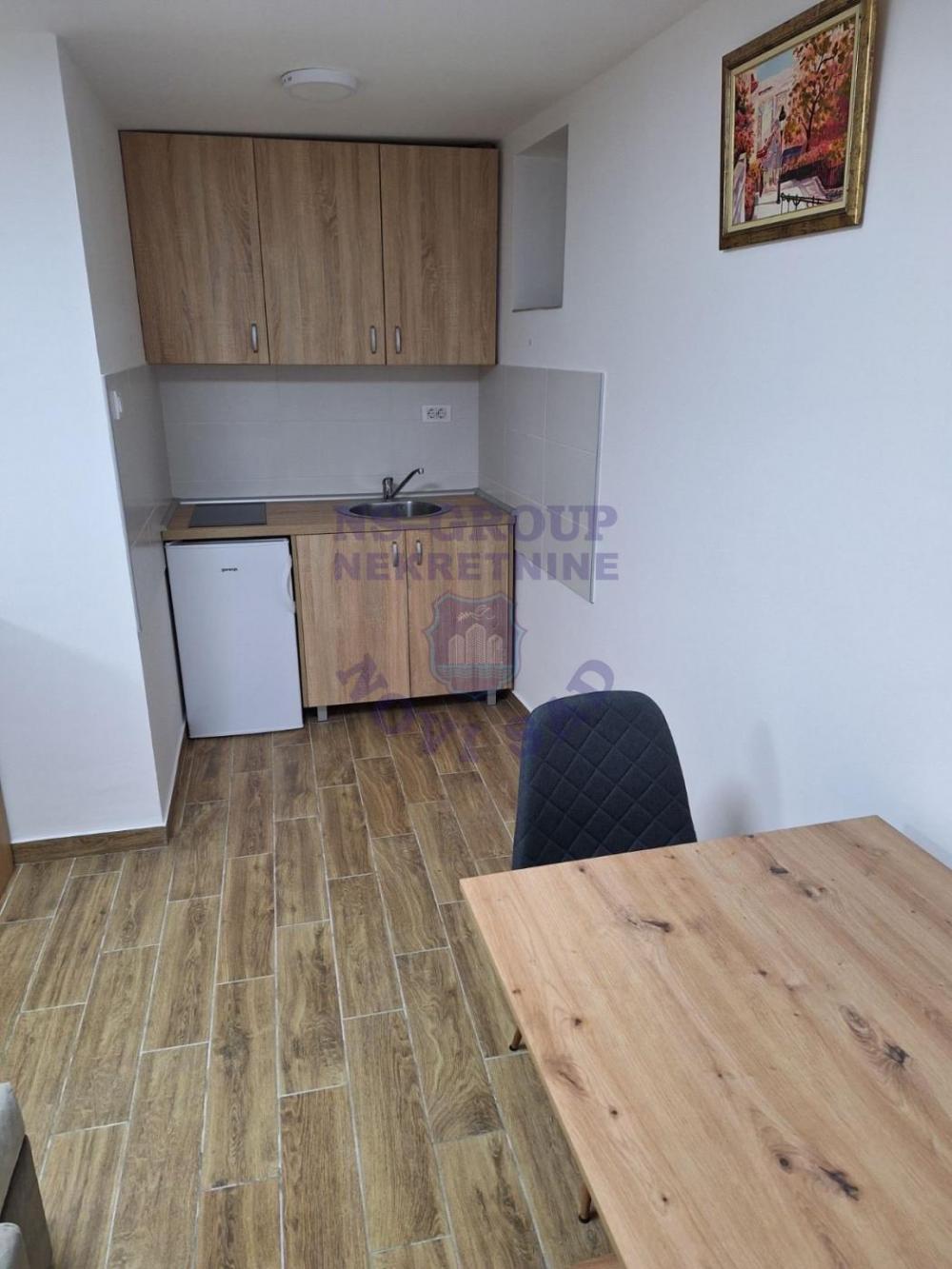 Slika 7 - Garsonjera 29m2 Petrovaradin