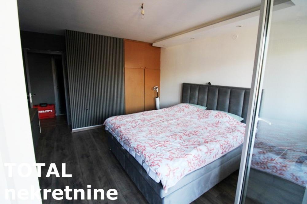 Slika 6 - Stan,NOVI SAD,BULEVAR,kv: 63.00, € 160000, ID: 1103144