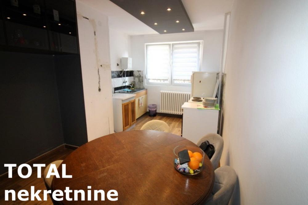 Slika 4 - Stan,NOVI SAD,BULEVAR,kv: 63.00, € 160000, ID: 1103144