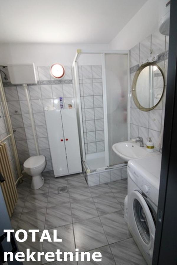 Slika 10 - Stan,NOVI SAD,BULEVAR,kv: 63.00, € 160000, ID: 1103144