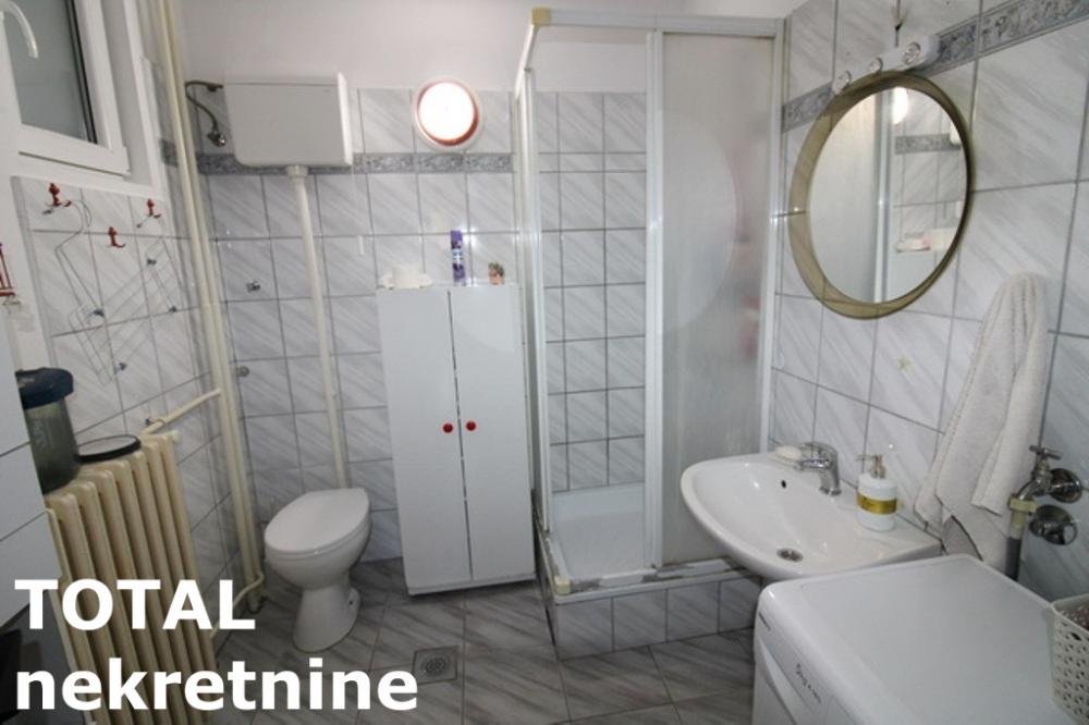 Slika 9 - Stan,NOVI SAD,BULEVAR,kv: 63.00, € 160000, ID: 1103144