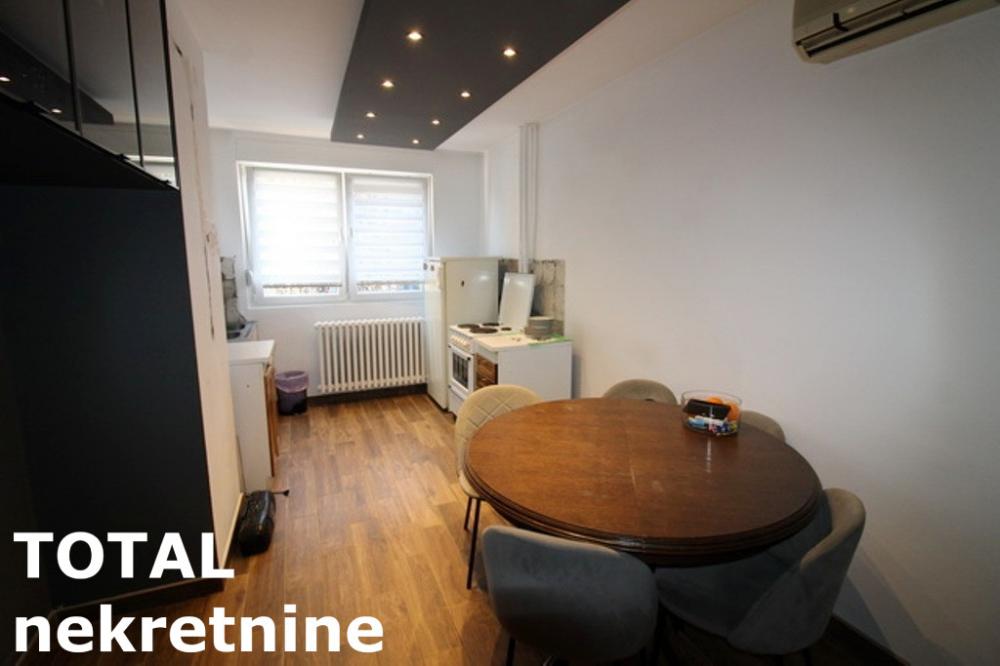 Slika 3 - Stan,NOVI SAD,BULEVAR,kv: 63.00, € 160000, ID: 1103144