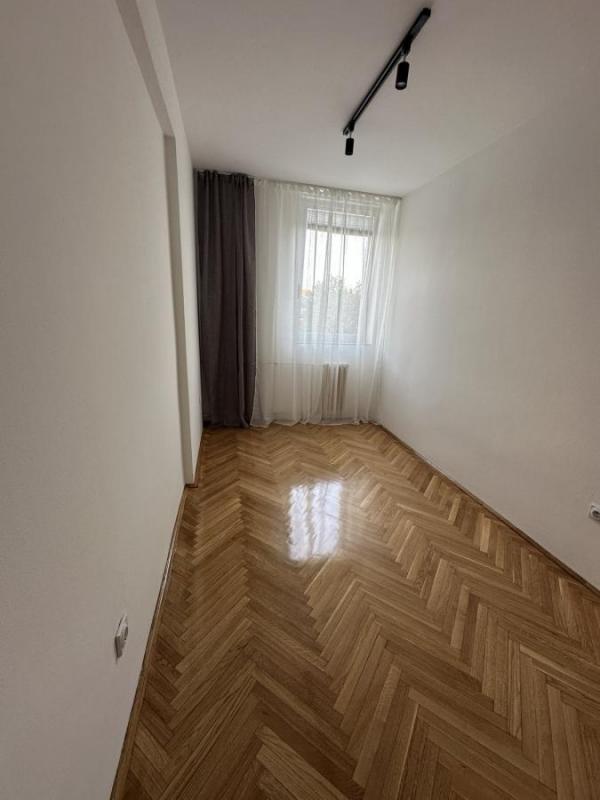 Slika 5 - Jednoiposoban stan na Bulevaru Oslobođenja