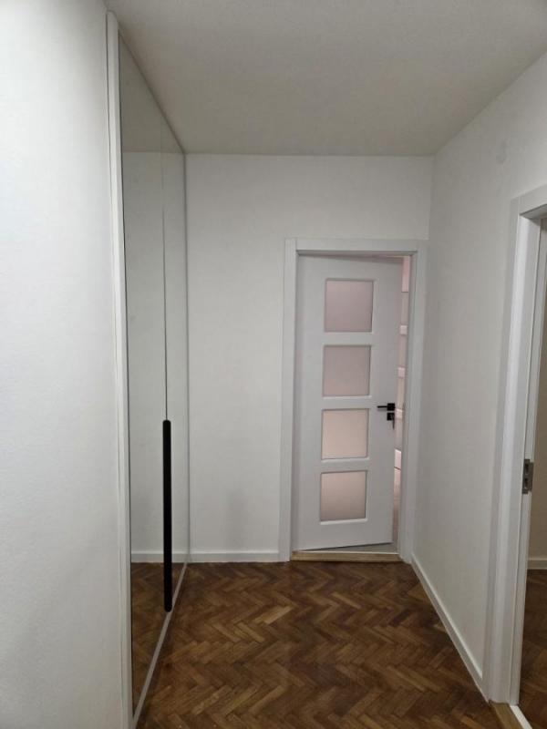 Slika 6 - Trosoban stan na Bulevaru Oslobođenja