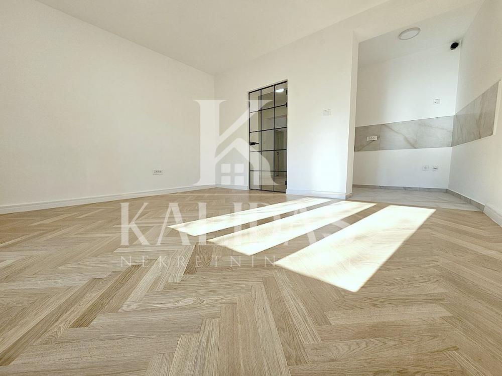 Slika 2 - Stan,NOVI SAD,KEJ,kv: 85, € 302000, ID: 1009037