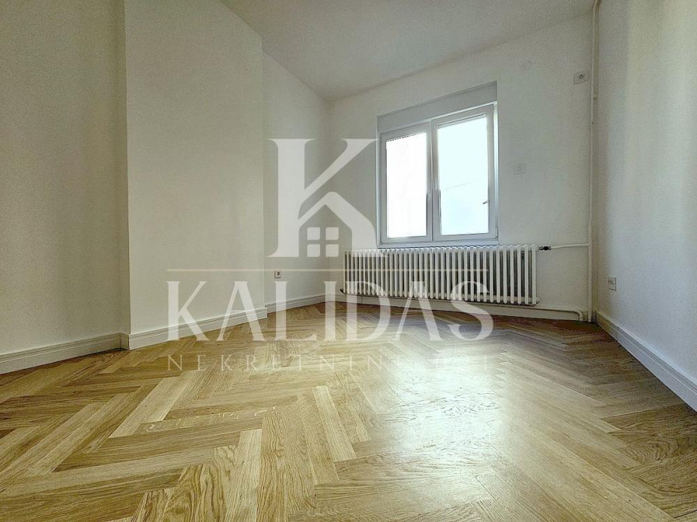 Slika 8 - Stan,NOVI SAD,KEJ,kv: 85, € 302000, ID: 1009037