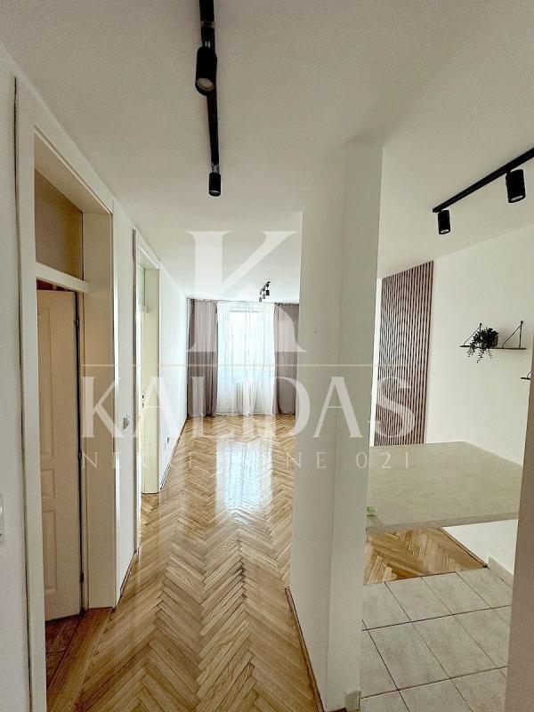 Slika 4 - Stan,NOVI SAD,BULEVAR,kv: 35, € 123600, ID: 1009035