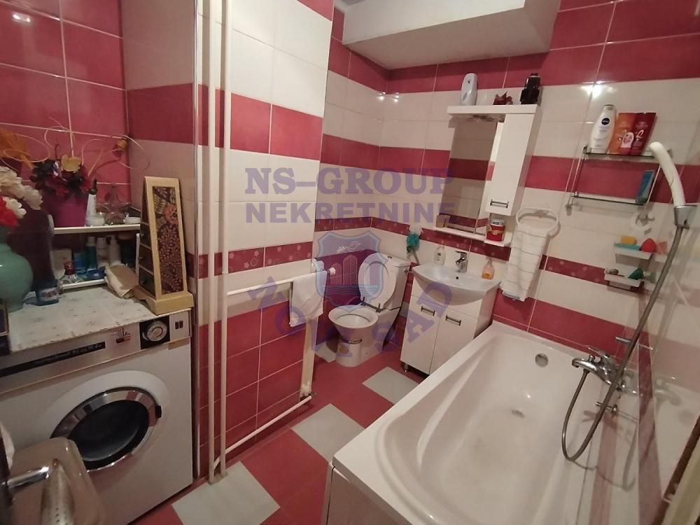Slika 0 - Dvoiposoban, 75m2, Novo naselje Novi Sad, sa terasom, ima lift