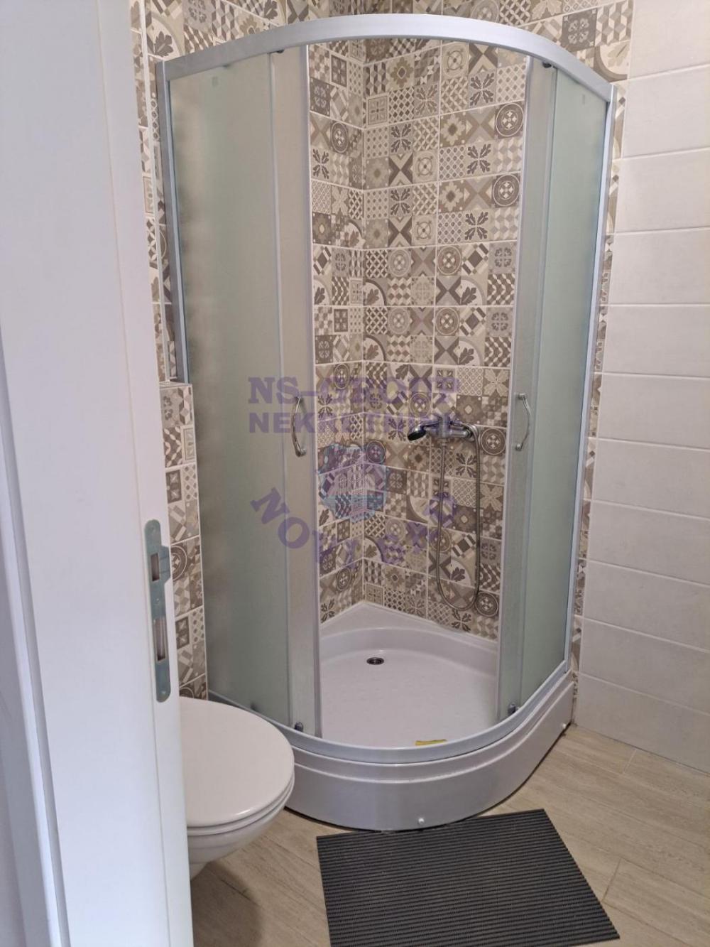 Slika 5 - Jednosoban, 27m2, Petrovaradin Novi Sad, ima lift