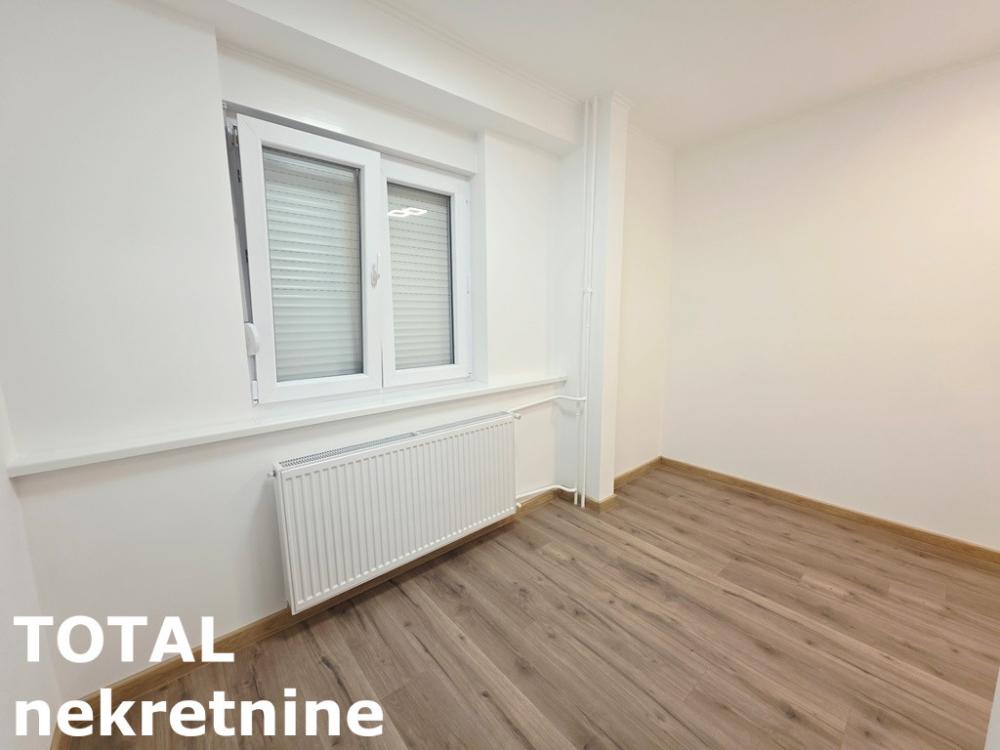 Slika 4 - Stan,NOVI SAD,BULEVAR,kv: 33.00, € 125000, ID: 1103173