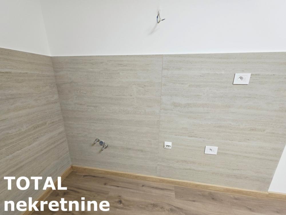 Slika 3 - Stan,NOVI SAD,BULEVAR,kv: 33.00, € 125000, ID: 1103173