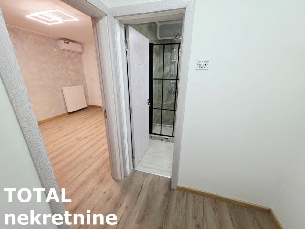Slika 8 - Stan,NOVI SAD,BULEVAR,kv: 33.00, € 125000, ID: 1103173