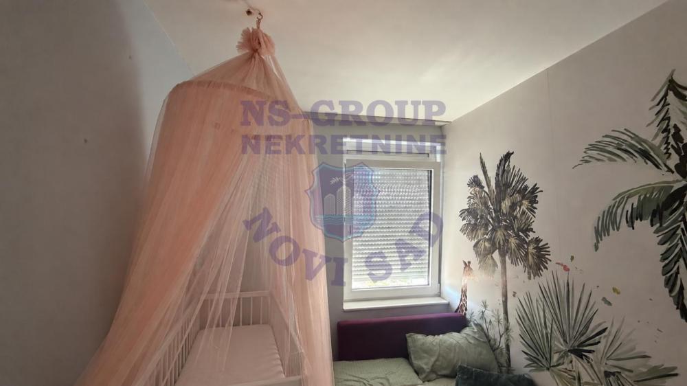 Slika 1 - Jednoiposoban, 39m2, Nova Detelinara Novi Sad, sa terasom, ima lift