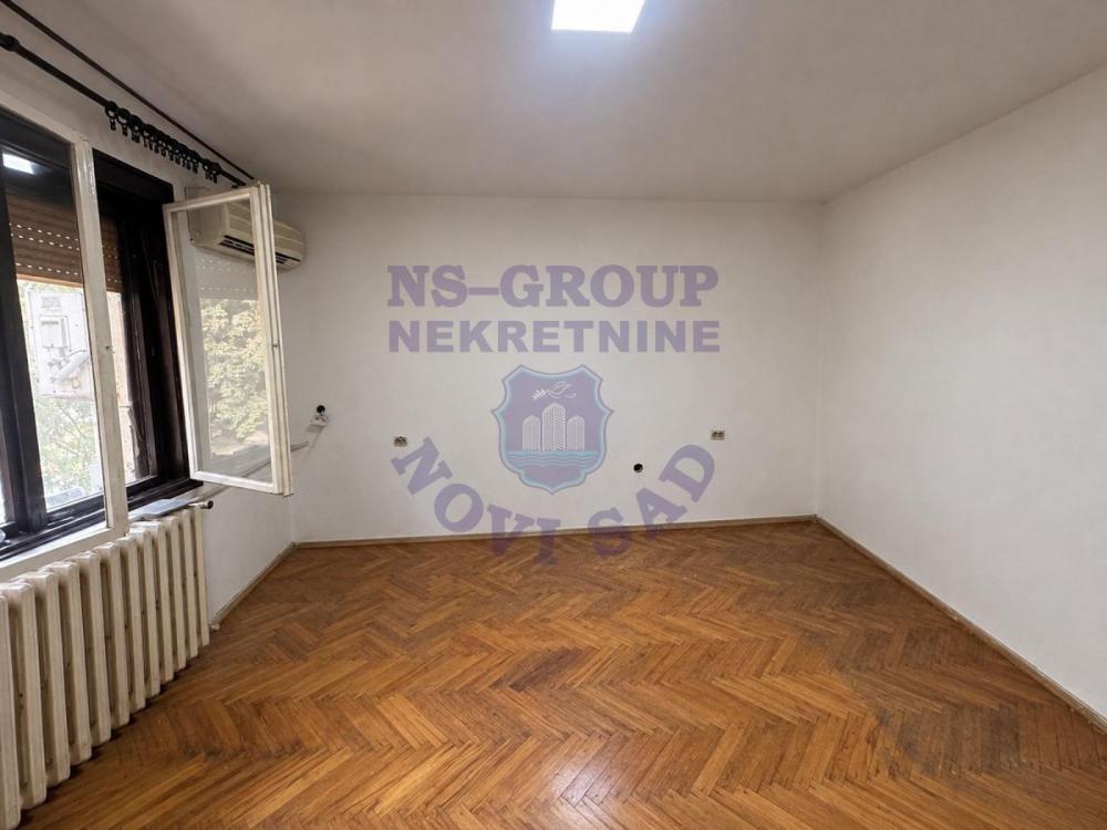 Slika 1 - Prodaja stana, 33m2, Satelit Novi Sad, sa terasom