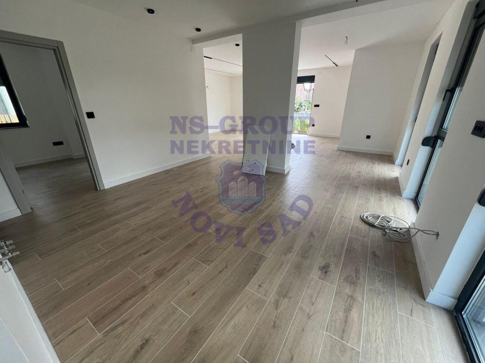 Slika 1 - Petosoban, 201m2, Telep Novi Sad, sa terasom, ima lift