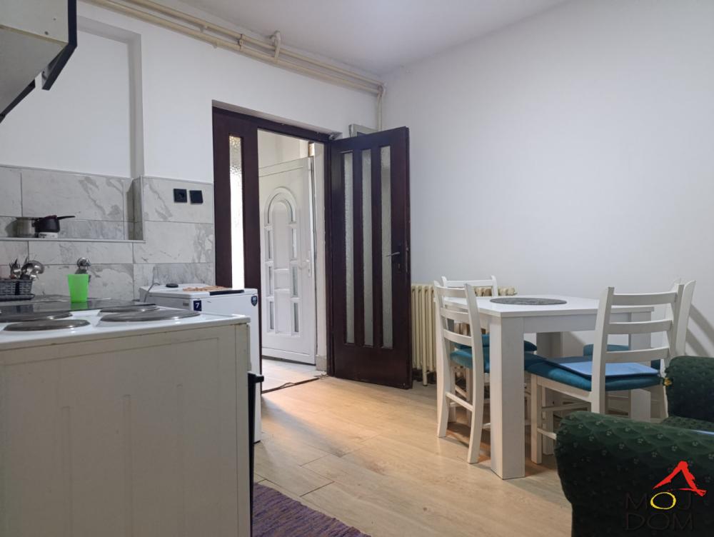 Slika 5 - Stan,NOVI SAD,CENTAR,kv: 40, € 90650, ID: 1032903