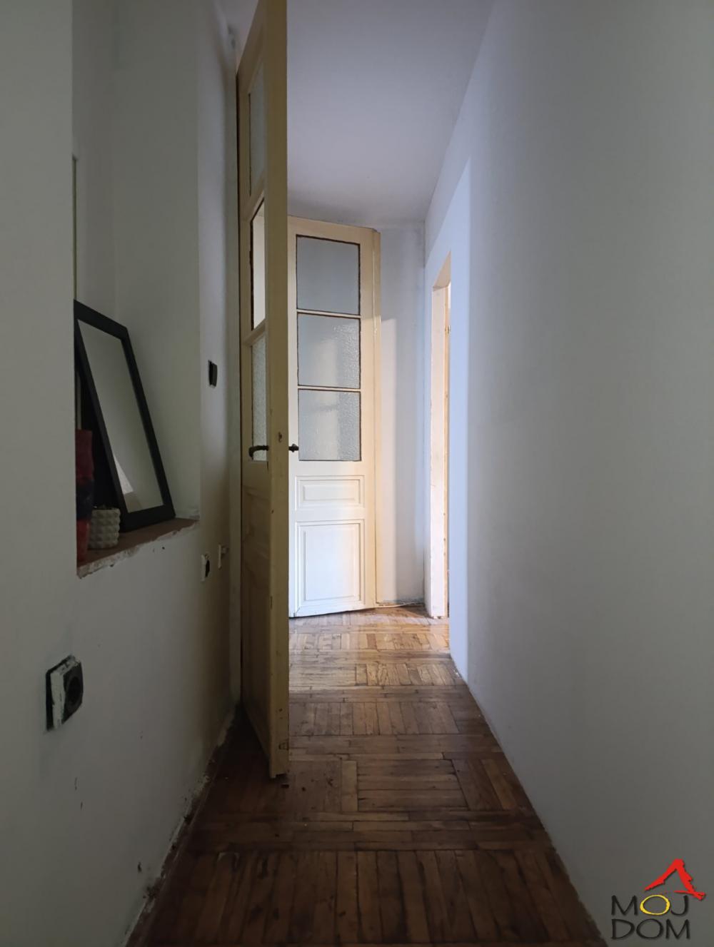 Slika 7 - Stan,NOVI SAD,CENTAR,kv: 40, € 90650, ID: 1032903