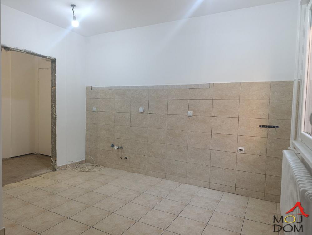 Slika 4 - Stan,NOVI SAD,AVIJACIJA,kv: 74, € 182900, ID: 1032897