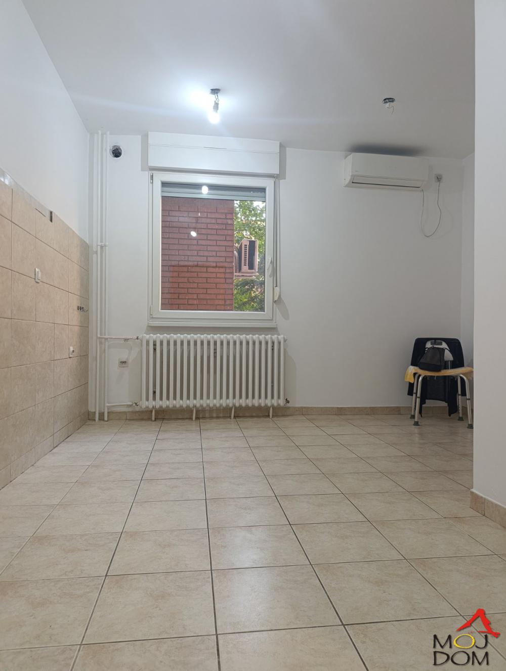 Slika 3 - Stan,NOVI SAD,AVIJACIJA,kv: 74, € 182900, ID: 1032897