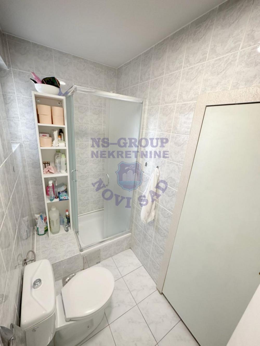 Slika 10 - Trosoban, 68m2, Bulevar oslobođenja Novi Sad, sa terasom, ima lift