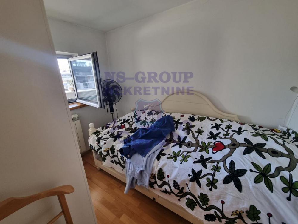 Slika 2 - Jednoiposoban, 29m2, Bulevar oslobođenja Novi Sad, sa terasom, ima lift