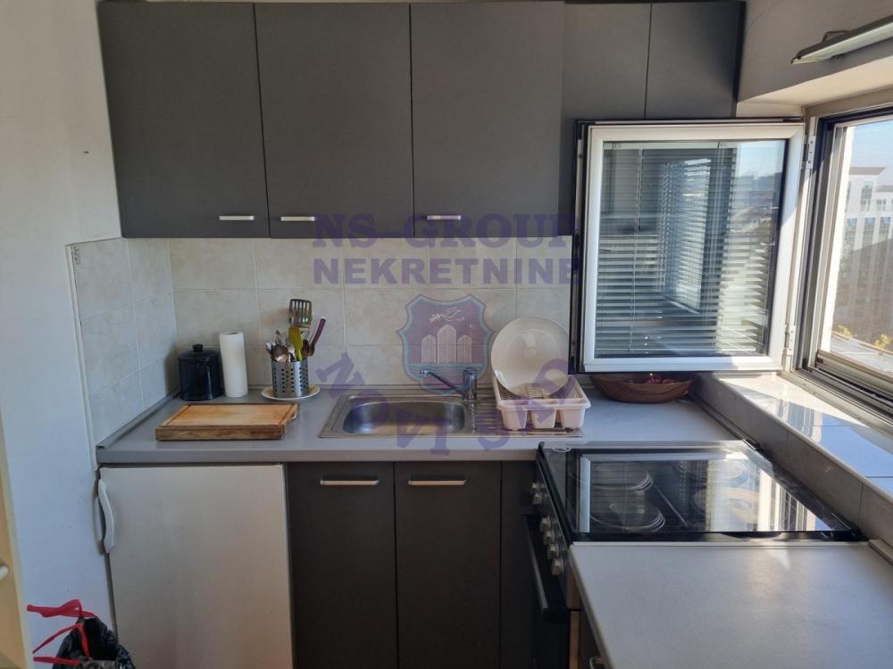 Slika 1 - Jednoiposoban, 29m2, Bulevar oslobođenja Novi Sad, sa terasom, ima lift