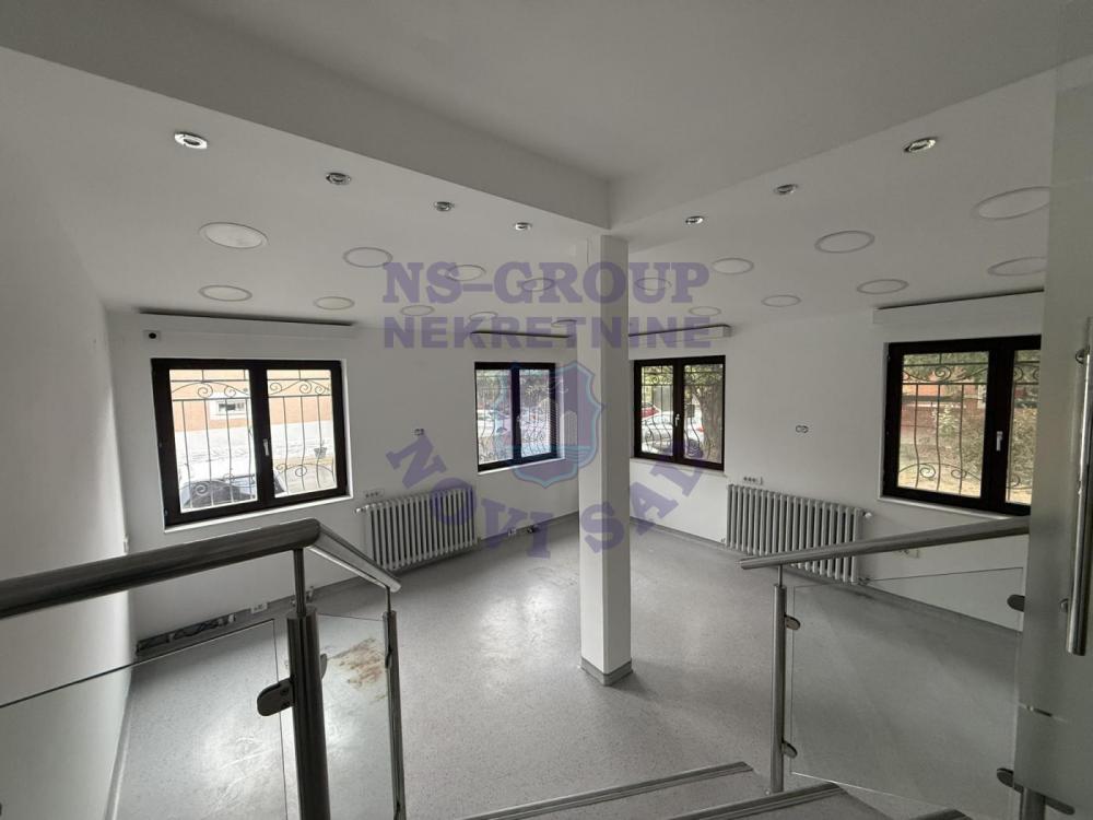 Slika 4 - Trosoban, 105m2, Bulevar patrijarha Pavla (Somborski bulevar) Novi Sad